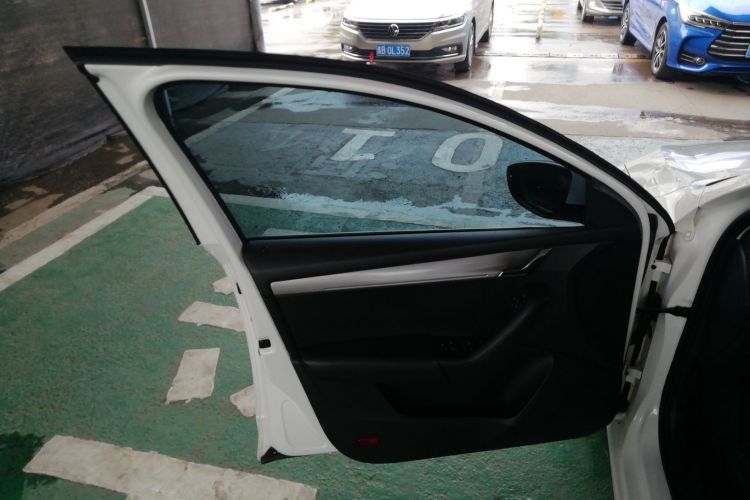 斯柯达 明锐 2020款 1.5L 自动智行豪华版中控内饰7007