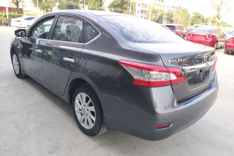 日产 轩逸 2014款 1.6XV CVT尊享版车身外观6003