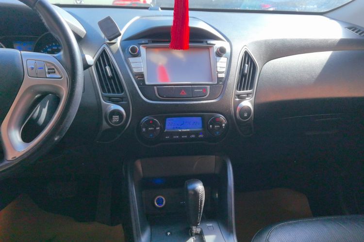 北京现代ix35 2013款 2.0L 自动两驱智能型GLS 国IV中控内饰16