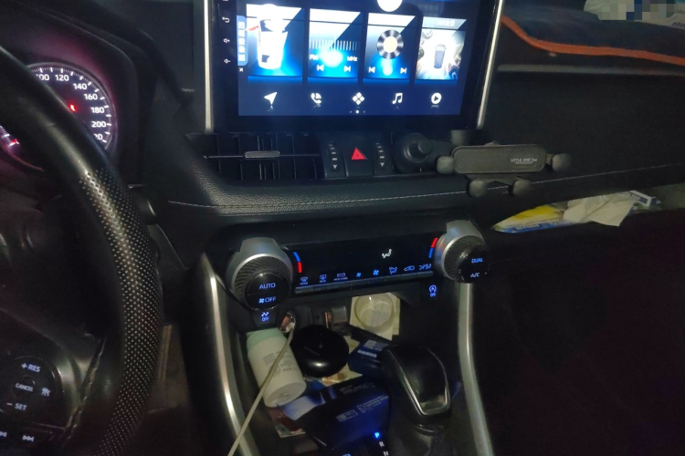 丰田 威兰达 2021款 2.0L CVT两驱豪华版中控内饰16