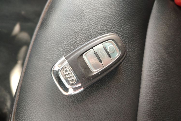 奥迪Q5 2017款 Plus 40 TFSI 技术型中控内饰11