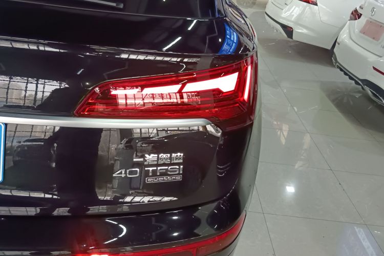 奥迪Q5L 2022款 改款 40T 豪华动感型车身外观9