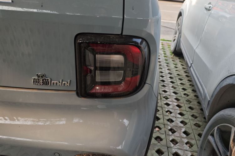 吉利银河 2025款 210km 熊猫卡丁车身外观9