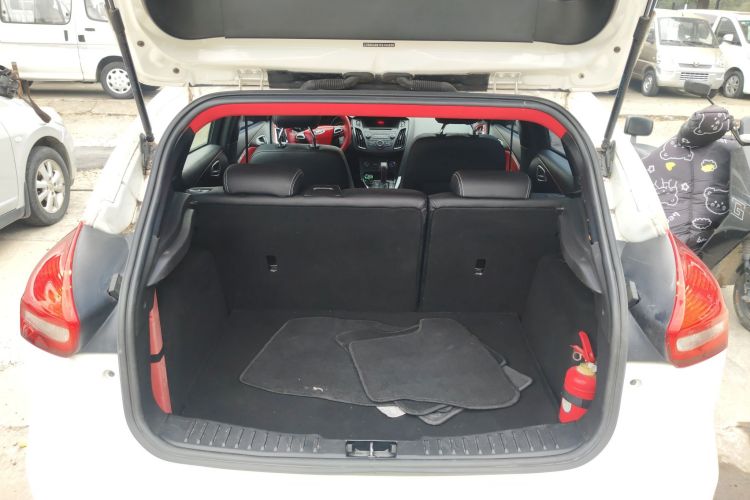 福特 福克斯 2015款 两厢 1.6L 自动舒适型局部细节23