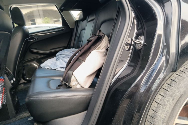 众泰SR9 2017款 2.0T 自动极致之梦版中控内饰21