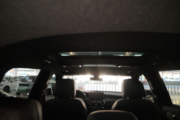 奔驰GLC 2022款 改款三 GLC 260 L 4MATIC 动感型局部细节22