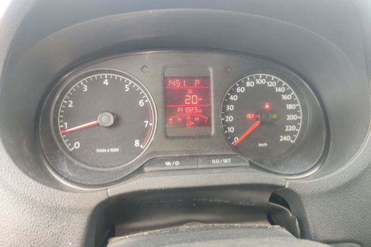 大众 Polo 2013款 1.4L 自动舒适版中控内饰14