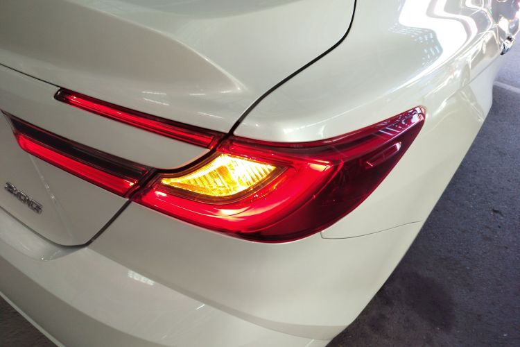 丰田 凯美瑞 2024款 2.0G 尊贵版车身外观9