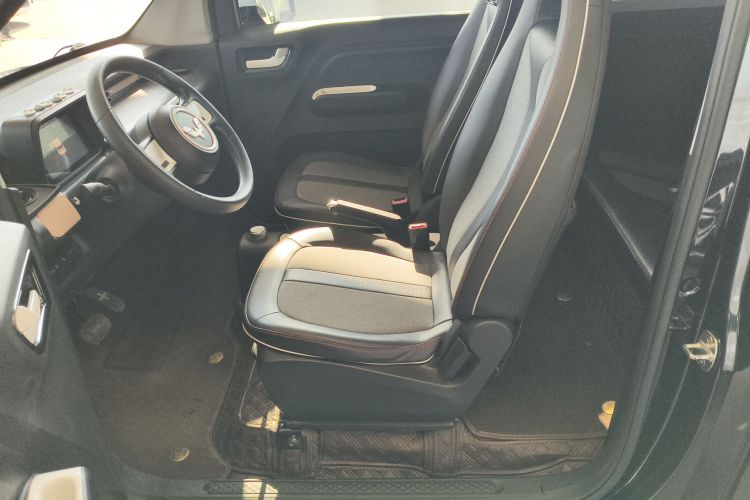 五菱汽车 宏光MINIEV 2022款 GAMEBOY 200km 玩咖款 磷酸铁锂中控内饰19