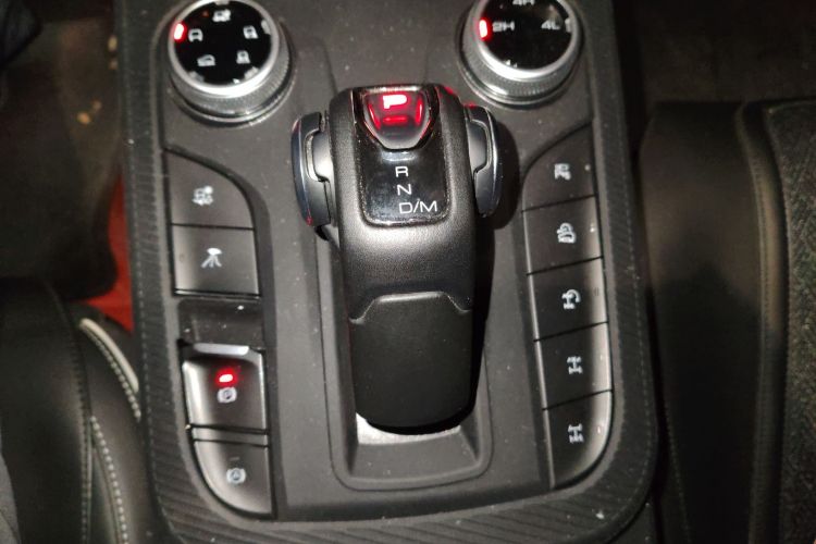 坦克300 2024款 2.0T 征服者中控内饰18