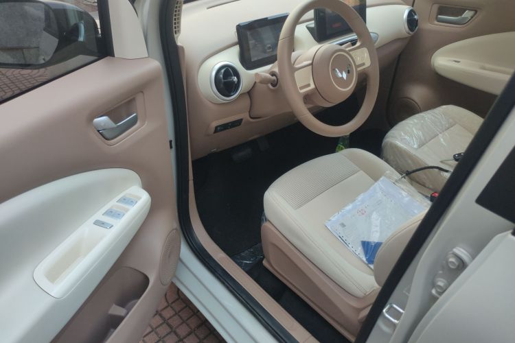 五菱汽车 宏光MINIEV 2025款 四门版 臻享+款中控内饰20