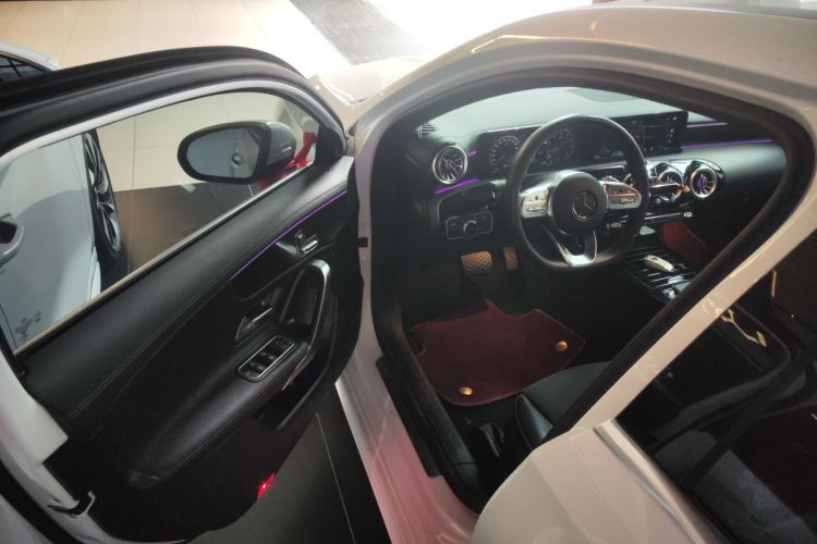 奔驰A级 2021款 A 200 L 运动轿车时尚型中控内饰7003