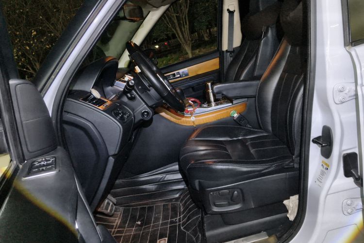 路虎 揽胜运动版 2013款 3.0 TDV6 柴油版局部细节19