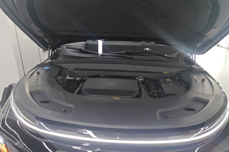 理想汽车 理想L7 2024款 Ultra机舱底盘24