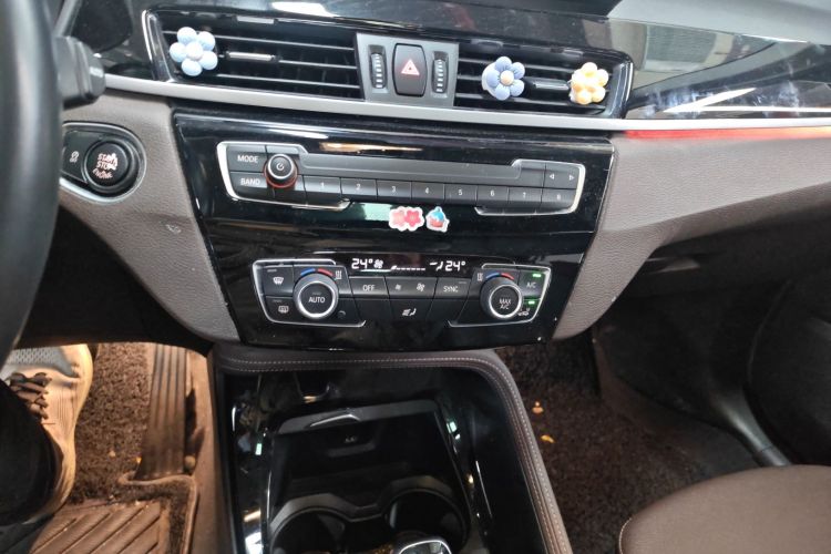 宝马X1 2020款 sDrive20Li 尊享型中控内饰16