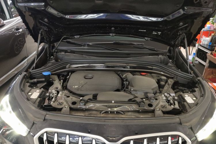 宝马X1 2023款 sDrive25Li X设计套装机舱底盘24