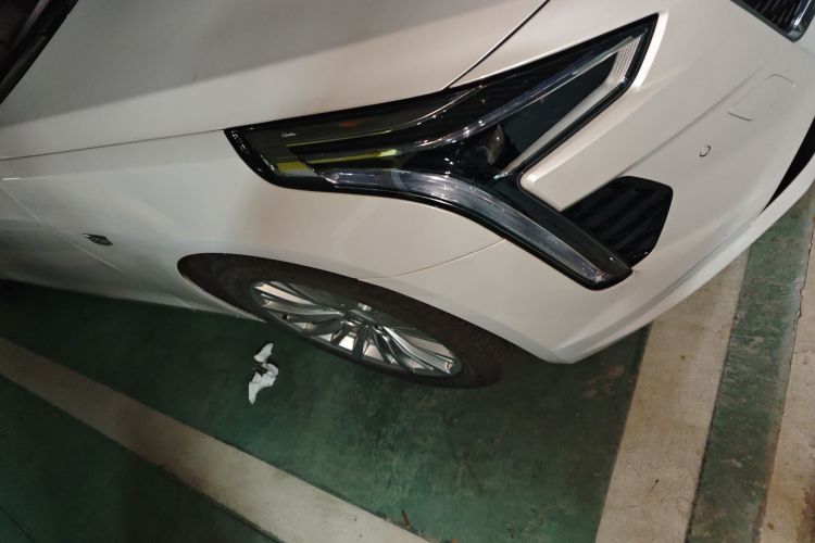 凯迪拉克CT6 2019款 28T 豪华型车身外观8