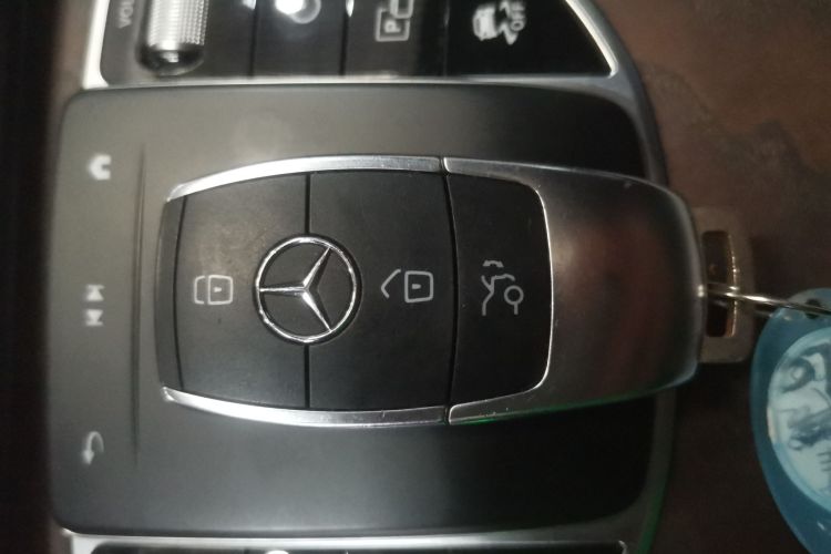 奔驰GLC 2020款 GLC 300 L 4MATIC 动感型中控内饰7001