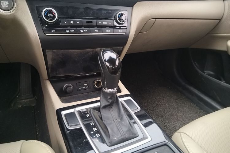 现代 名图 2014款 1.8L 自动智能型GLS中控内饰18