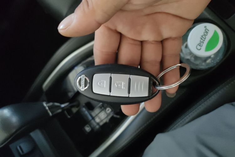 日产 奇骏 2015款 2.0L CVT舒适MAX版 2WD中控内饰7001