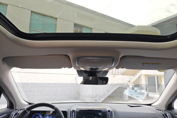 红旗HS3 PHEV 2024款 PHEV 115km 劲为版中控内饰22