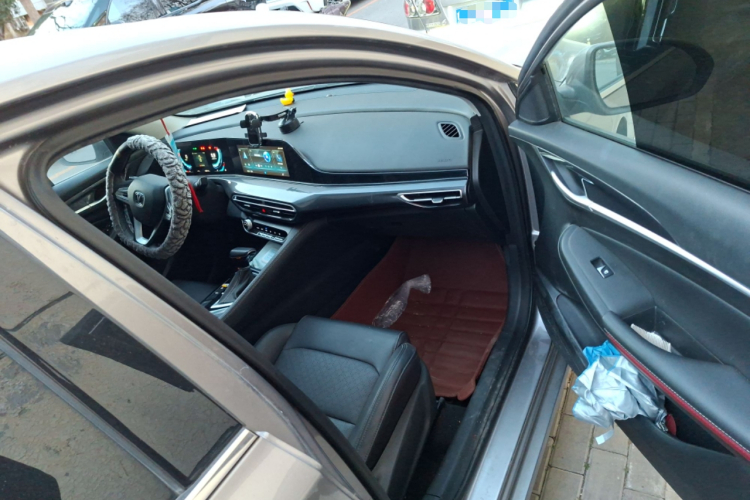 长安 逸动 2020款 PLUS 蓝鲸NE 1.4T GDI DCT尊贵型局部细节9005