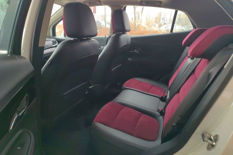 别克 昂科拉 2018款 18T 自动两驱都市精英型中控内饰21