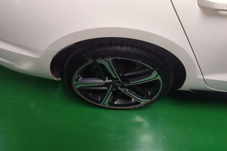 奥迪A4L 2024款 40 TFSI 豪华动感型车身外观6008