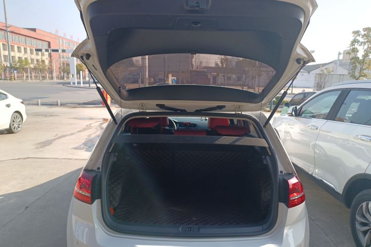 大众 高尔夫 2017款 1.6L 自动舒适百万辆纪念版机舱底盘23