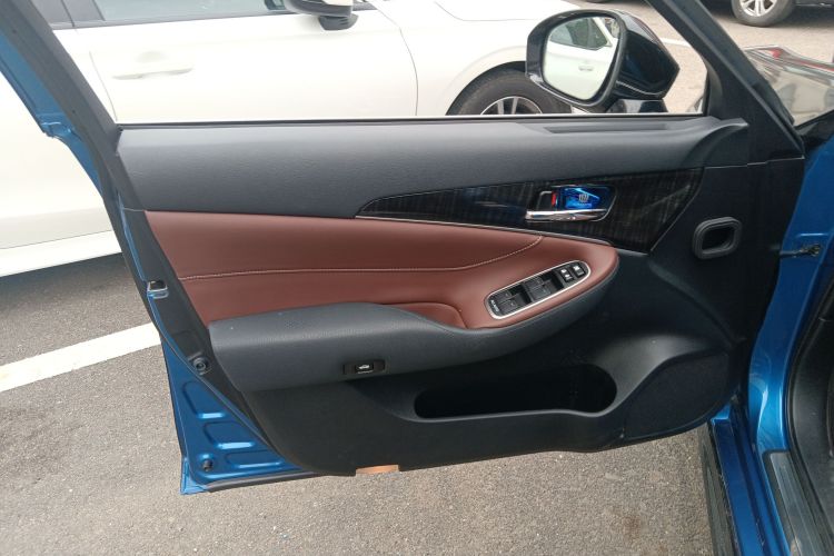 丰田 皇冠 2017款 2.0T 运动版中控内饰47