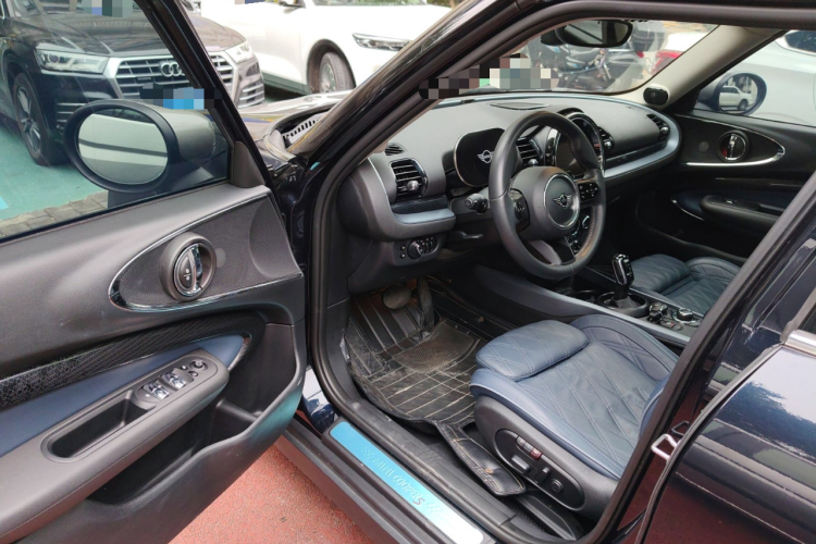 MINI Clubman 2022款 2.0T COOPER S中控内饰7003