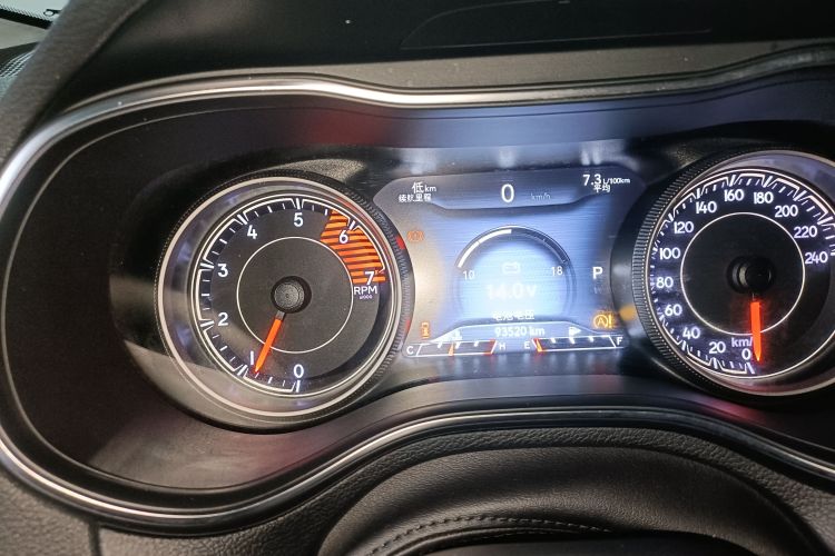 Jeep 自由光 2019款 2.0T 两驱智享版 国VI中控内饰14