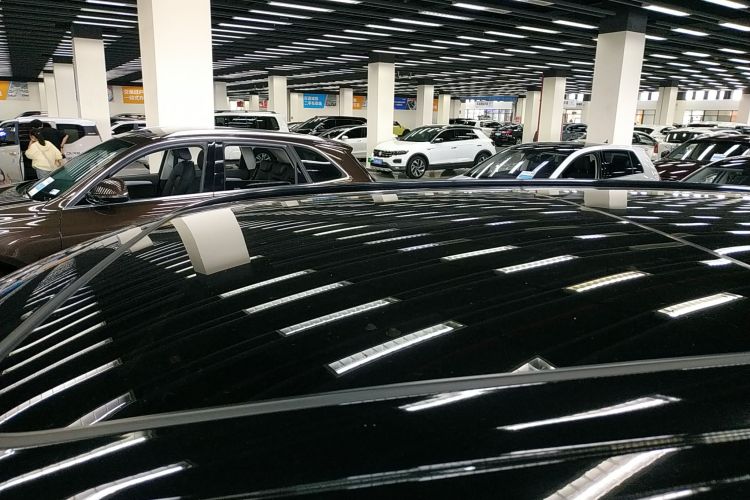 领克08 EM-P 2023款 120km 长续航Halo车身外观57