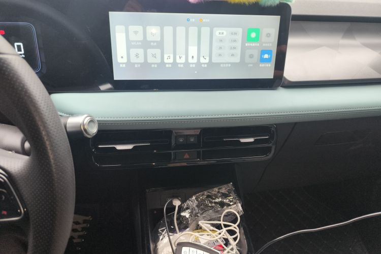 吉利几何E萤火虫 2024款 301km 星光中控内饰16