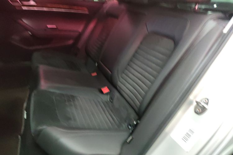 大众 迈腾 2018款 380TSI DSG 尊贵型中控内饰21