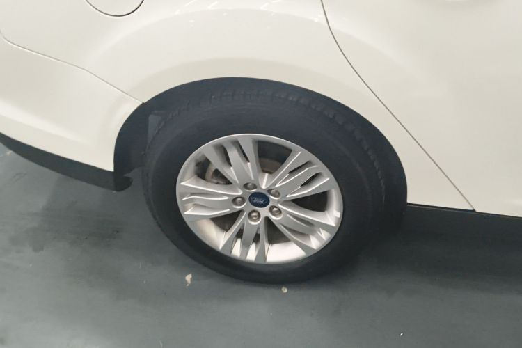 福特 福克斯 2012款 三厢 1.6L 自动舒适型车身外观6008