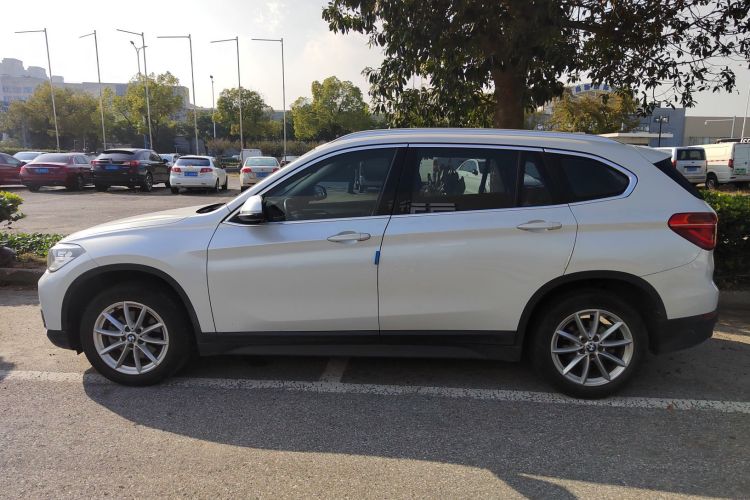 宝马X1 2018款 sDrive18Li 时尚型车身外观4