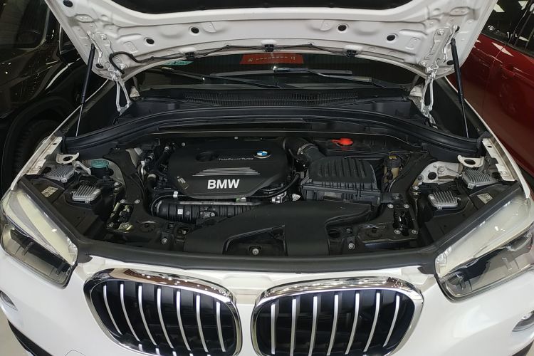 宝马X1 2018款 sDrive20Li 领先型机舱底盘24