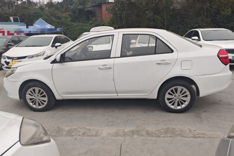 吉利汽车 金刚 2016款 1.5L 手动精英型车身外观4