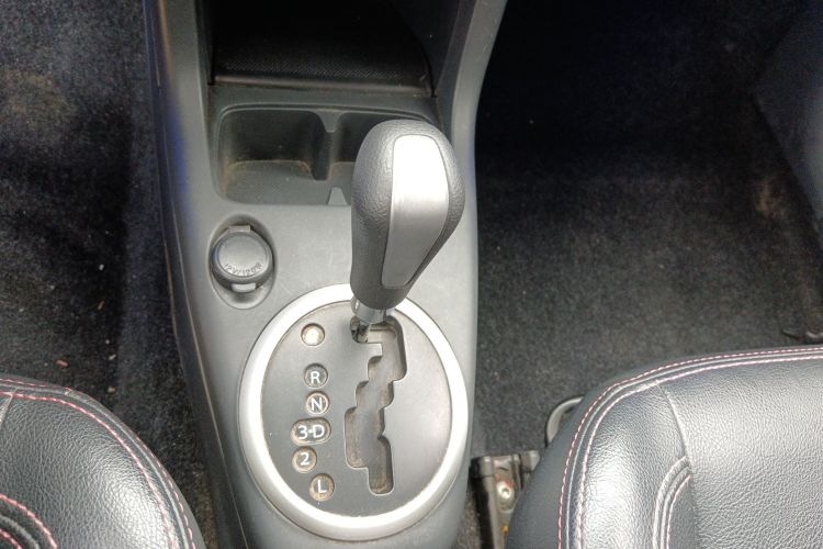 铃木 雨燕 2013款 1.5L 自动20周年限量版中控内饰18