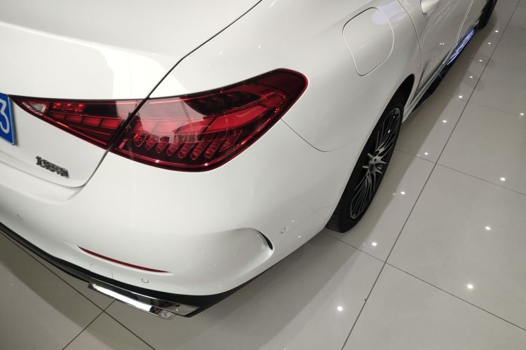 奔驰C级 2022款 C 260 L 运动版车身外观9