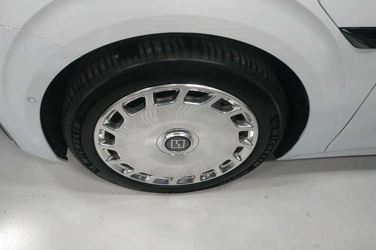 极氪009 2024款 光辉车身外观6007