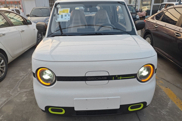 吉利银河 熊猫 2025款 210km 元气熊车身外观2