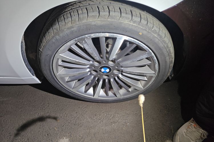 宝马3系 2017款 320Li 豪华设计套装车身外观10