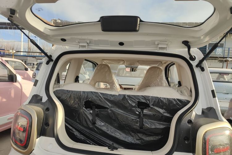 奔腾小马 2026款 222km 萌趣马 Plus机舱底盘23