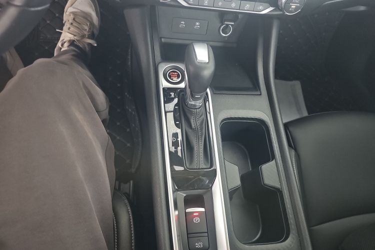 日产 轩逸 2023款 1.6L CVT悦享版中控内饰18