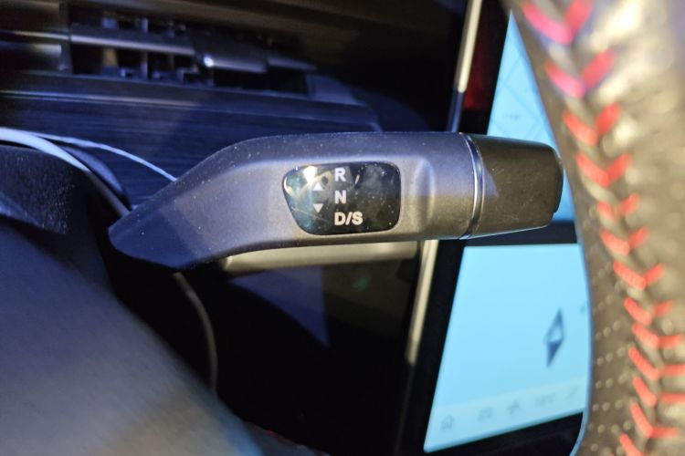 哪吒汽车 哪吒V 2021款 长续航娱乐版中控内饰18