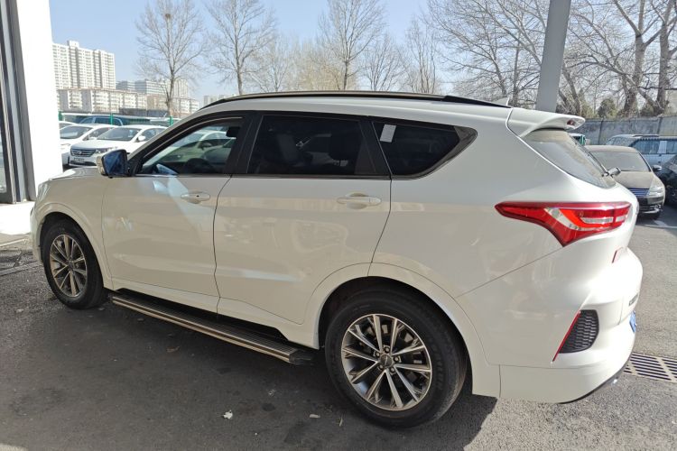 捷途X70 2020款 1.5T DCT悦行版 5座车身外观4