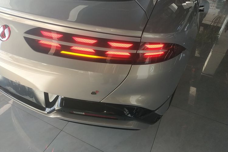 腾势Z9GT 2024款 1100四驱Ultra版车身外观9