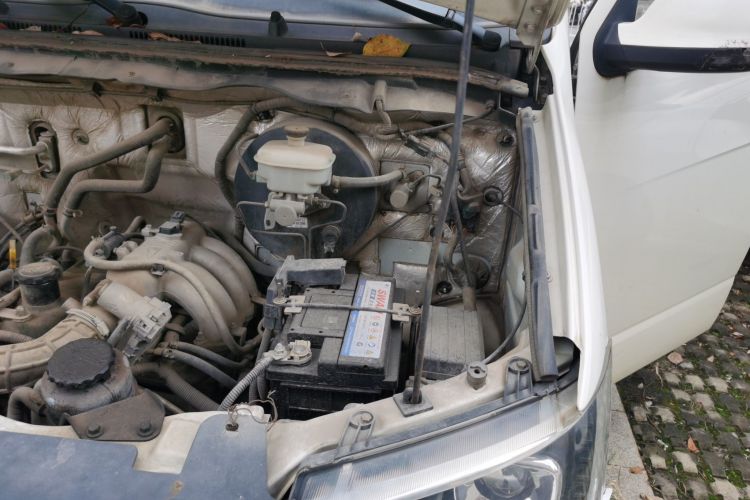 金龙 凯锐浩克 2019款 2.2L M1标准型平顶V22局部细节9007